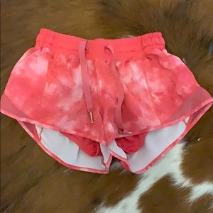Lululemon hotty Hot short